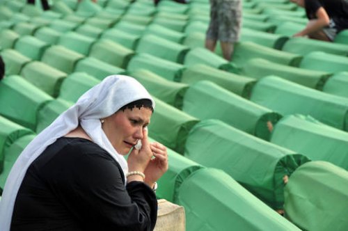 Srebrenitsa soykırımının 16. yılı 1