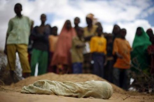 Somali'de 12 aylık çocuk açlıktan öldü 2