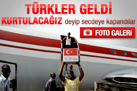 Türk uçağını görünce secdeye kapandılar