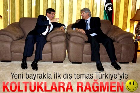 Dışişleri Bakanı Davutoğlu Bingazi'de