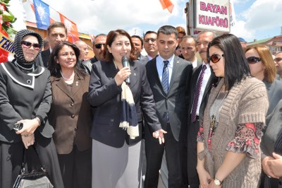 Tülay Selamoğlu, seçim bürosu açılışı yaptı 10