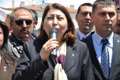 Tülay Selamoğlu, seçim bürosu açılışı yaptı 11