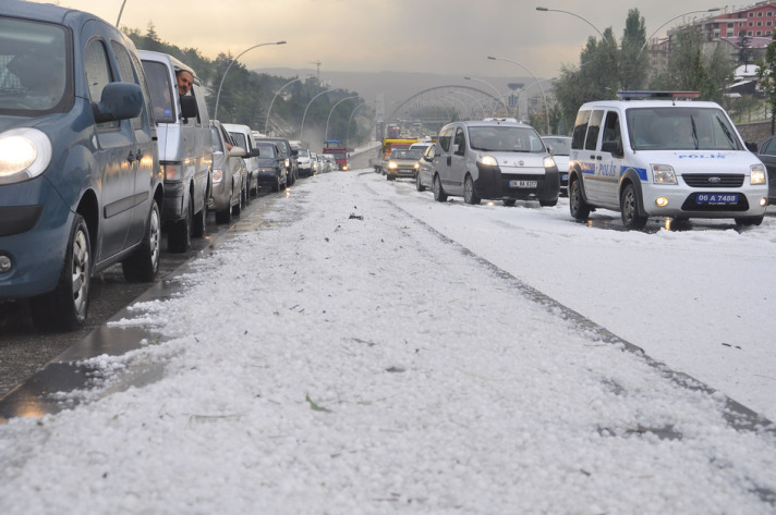 Dolu ve yağmur hayatı felç etti 19