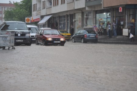 Dolu ve yağmur hayatı felç etti 3