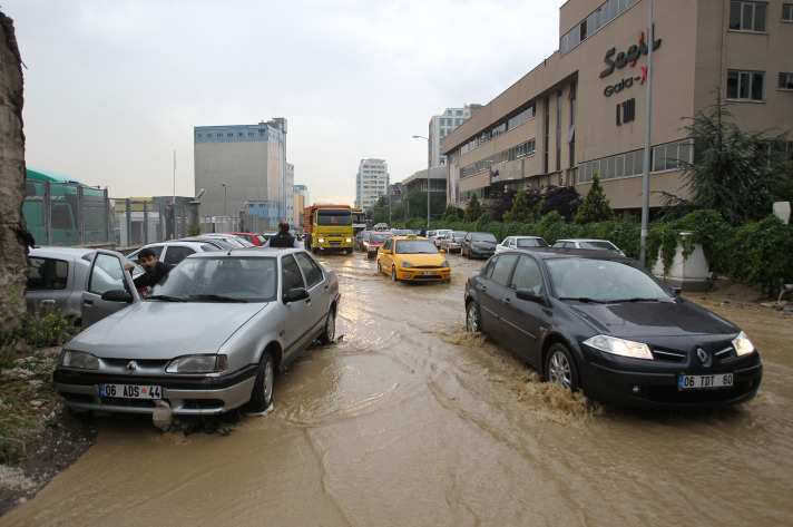 Dolu ve yağmur hayatı felç etti 38