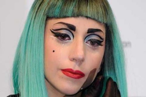 Lady Gaga Japonya için ağladı 3