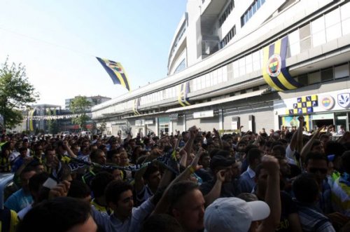 Fenerbahçe taraftarından Aziz Başkan'a tam destek 6