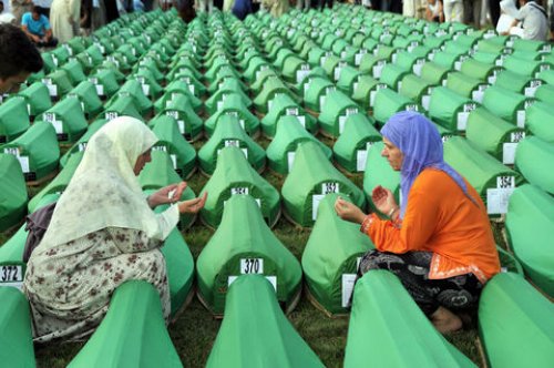 Srebrenitsa soykırımının 16. yılı 10