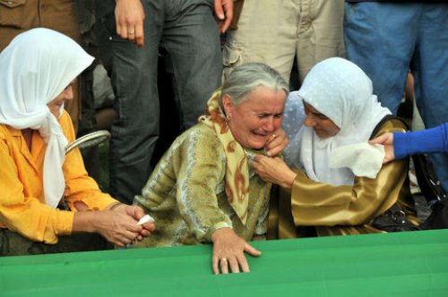 Srebrenitsa soykırımının 16. yılı 2