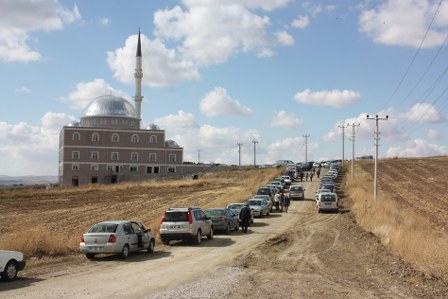 Yunus Emre Camii ibadete açıldı 3