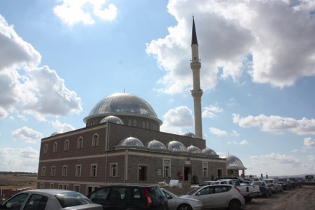 Yunus Emre Camii ibadete açıldı 6