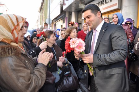 Her kadın bir çiçektir 7