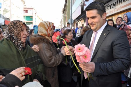 Her kadın bir çiçektir 8