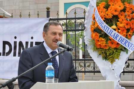 Yunus Emre Camii Çiçek'in katılımıyla açıldı 18