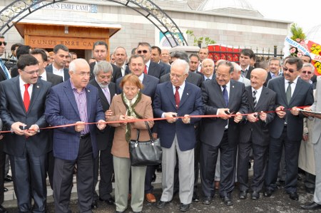 Yunus Emre Camii Çiçek'in katılımıyla açıldı 50