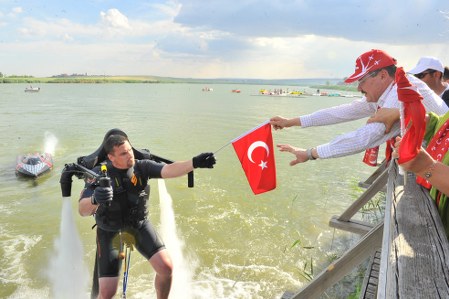 Suda Uçan Roket Adam Mogan'da Gösteri Yaptı 7