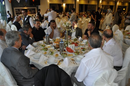 Ak Parti'den muhteşem iftar 11