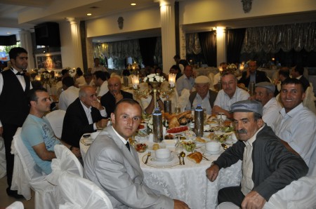 Ak Parti'den muhteşem iftar 13