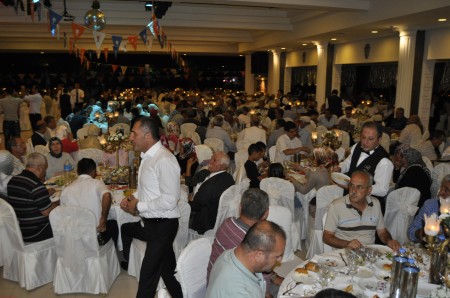 Ak Parti'den muhteşem iftar 31