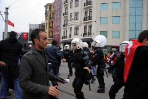 Taksim'deki anma töreninde gerginlik 4