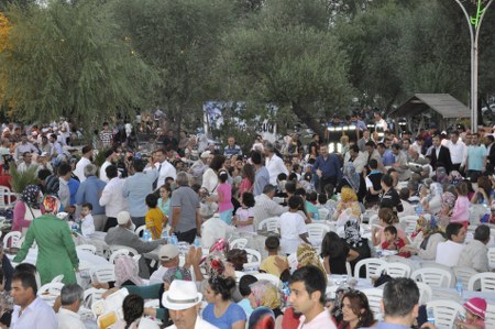 Gökçek, Gölbaşı'nda halk iftarında 20