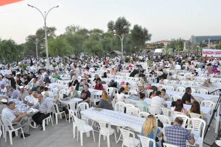 Gökçek, Gölbaşı'nda halk iftarında 8