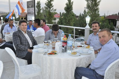 Ak Parti'den partililere iftar 12