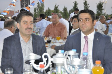 Ak Parti'den partililere iftar 24