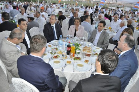 Ak Parti'den partililere iftar 25