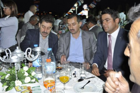 Ak Parti'den partililere iftar 28