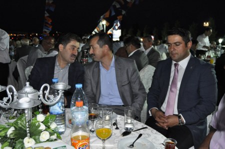 Ak Parti'den partililere iftar 30