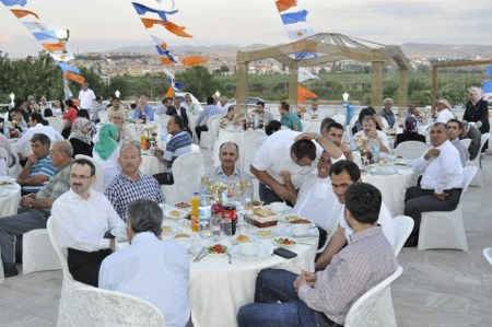 Ak Parti'den partililere iftar 6