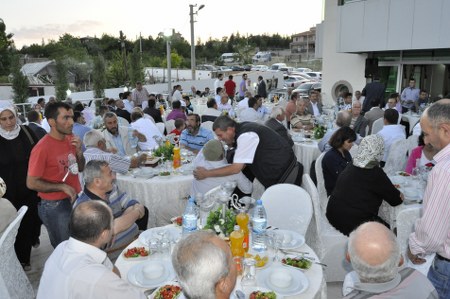 Ak Parti'den partililere iftar 9