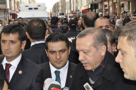 Başbakan Erdoğan Gölbaşı Ak Parti Teşkilatını ziyaret etti 38