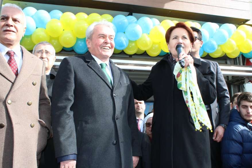 Hacı Karagöz'den miting gibi SKM açılışı 101