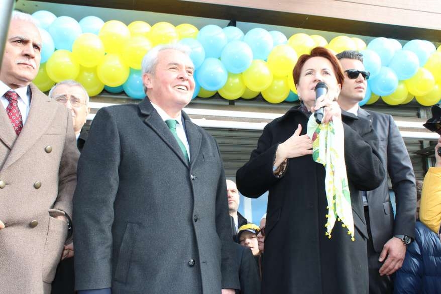 Hacı Karagöz'den miting gibi SKM açılışı 102