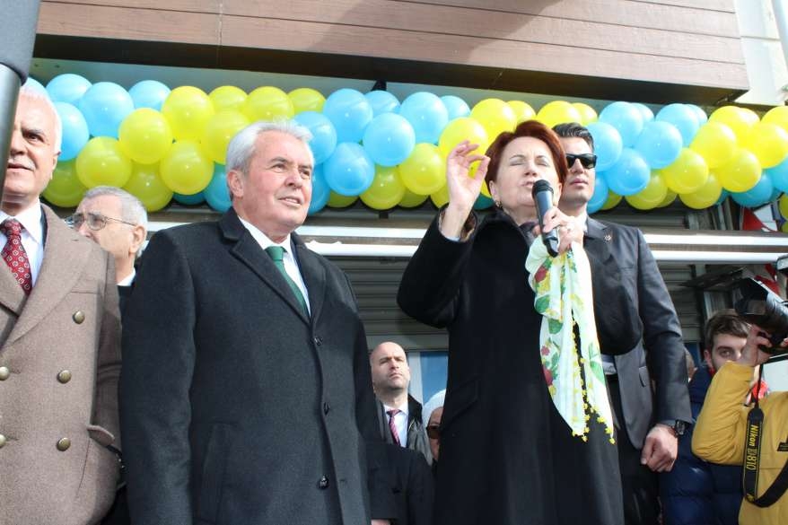 Hacı Karagöz'den miting gibi SKM açılışı 103