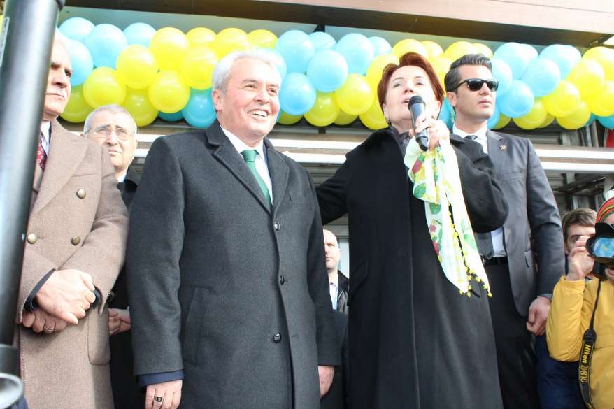 Hacı Karagöz'den miting gibi SKM açılışı 107