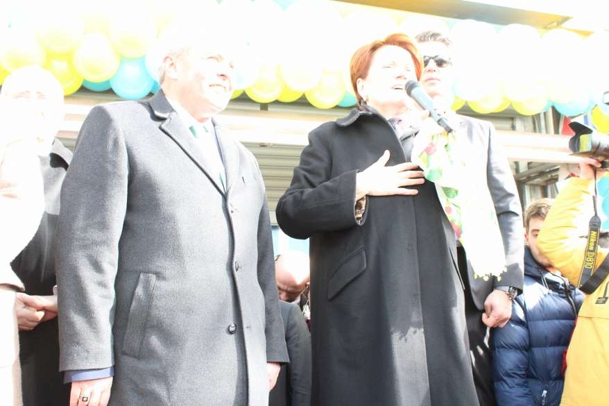 Hacı Karagöz'den miting gibi SKM açılışı 108