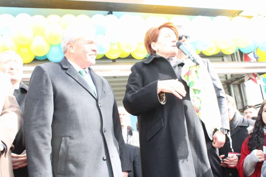 Hacı Karagöz'den miting gibi SKM açılışı 109