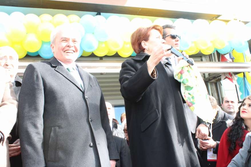 Hacı Karagöz'den miting gibi SKM açılışı 111