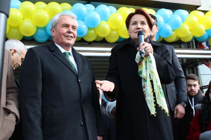 Hacı Karagöz'den miting gibi SKM açılışı 120