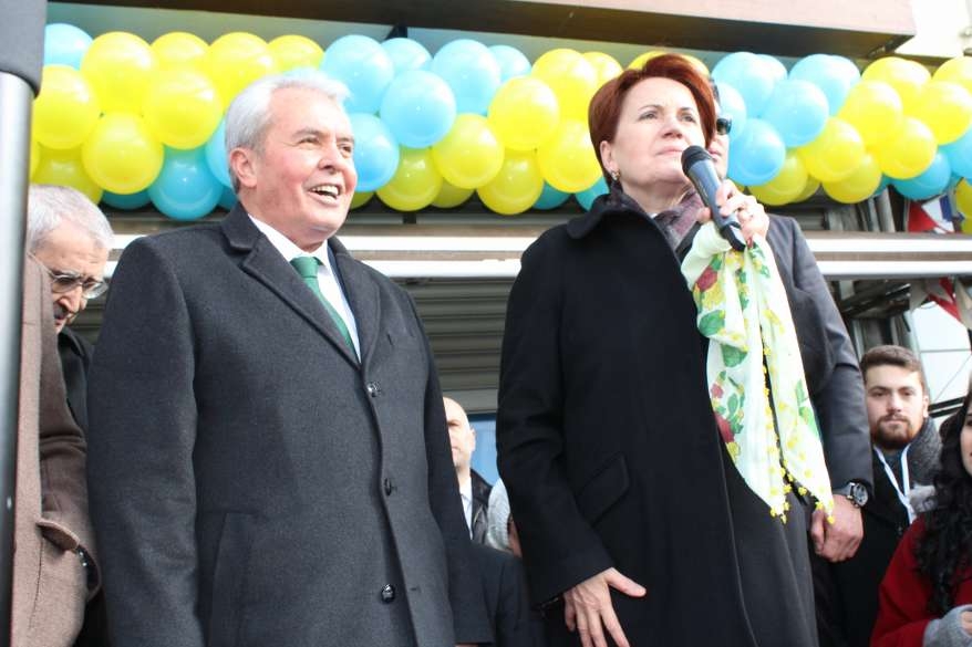 Hacı Karagöz'den miting gibi SKM açılışı 121