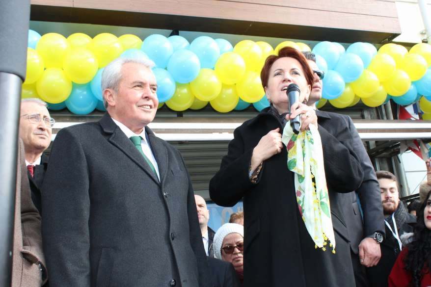 Hacı Karagöz'den miting gibi SKM açılışı 122