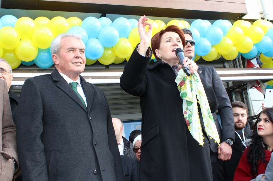 Hacı Karagöz'den miting gibi SKM açılışı 125