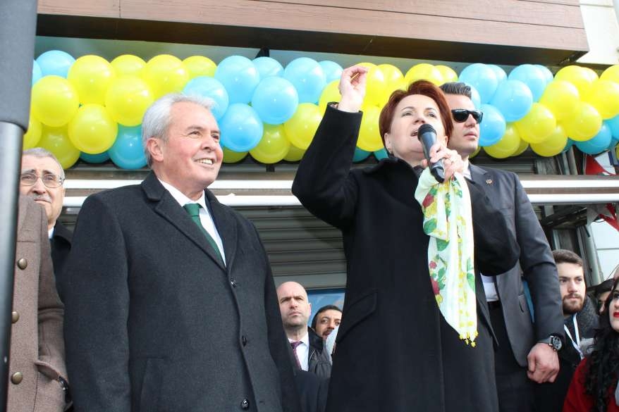 Hacı Karagöz'den miting gibi SKM açılışı 126