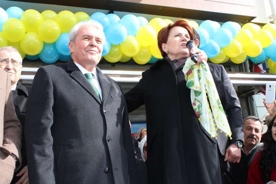 Hacı Karagöz'den miting gibi SKM açılışı 130