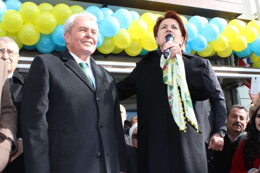 Hacı Karagöz'den miting gibi SKM açılışı 131