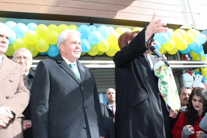 Hacı Karagöz'den miting gibi SKM açılışı 133
