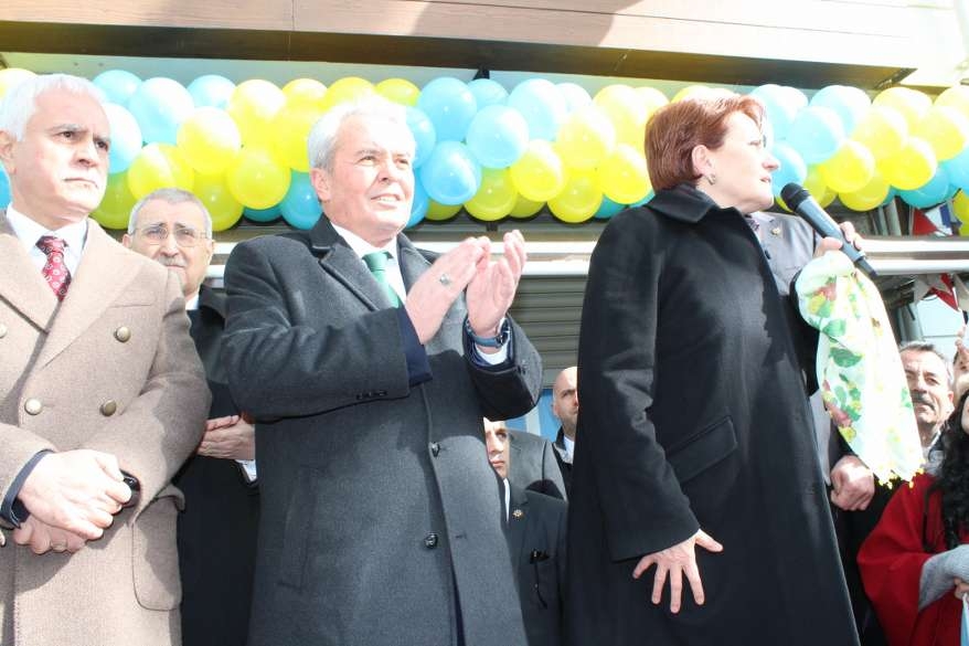 Hacı Karagöz'den miting gibi SKM açılışı 134